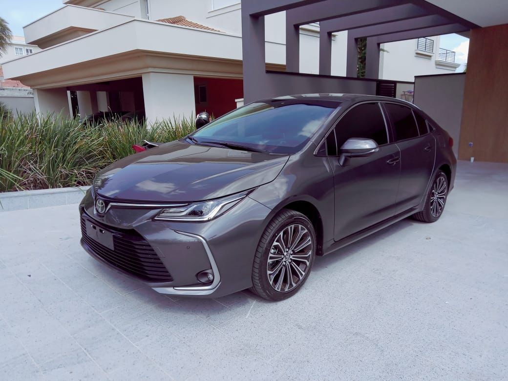 Insulfilm automotivo fumê aplicado em veículo