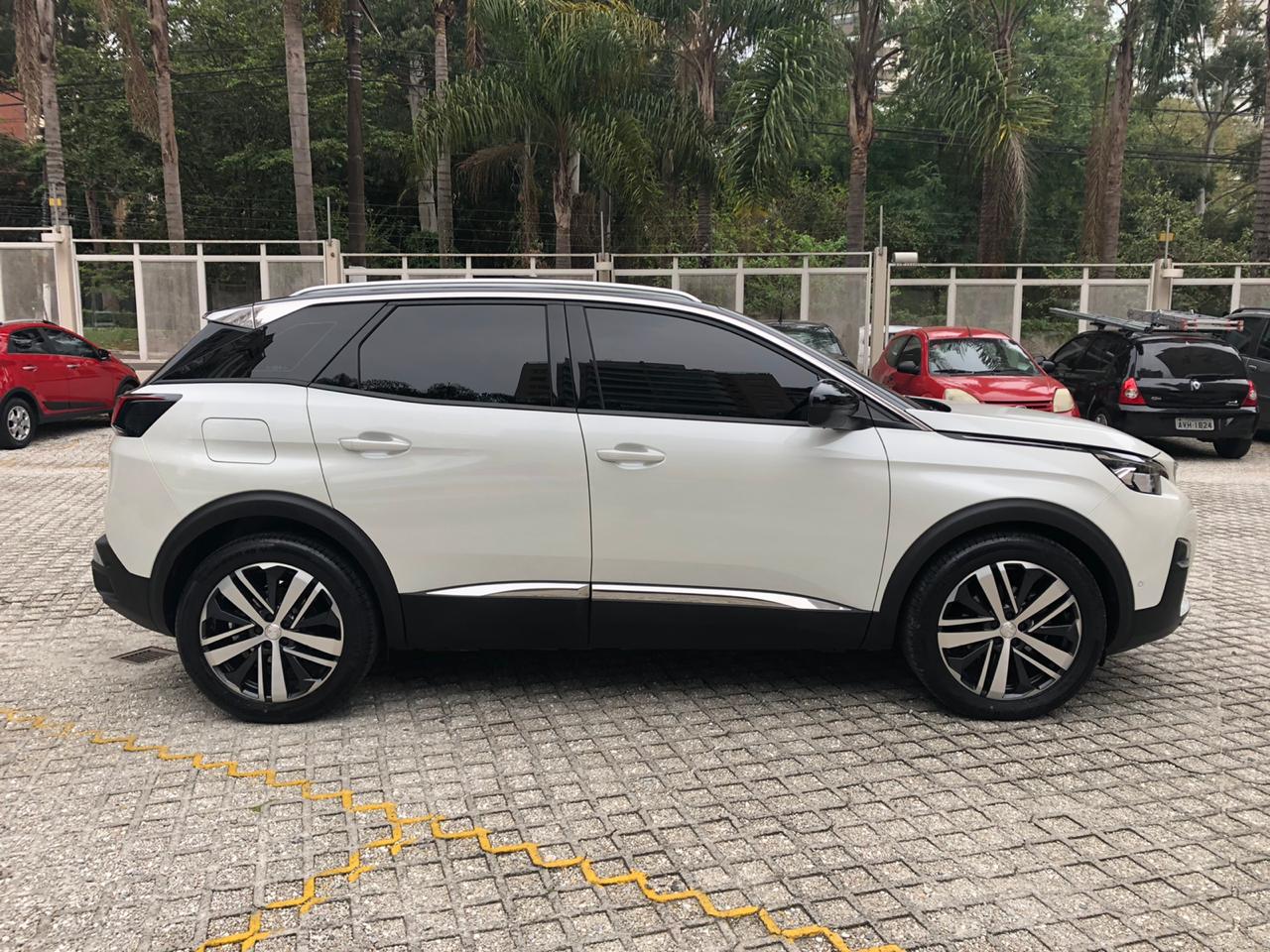 Insulfilm automotivo fumê aplicado em veículo