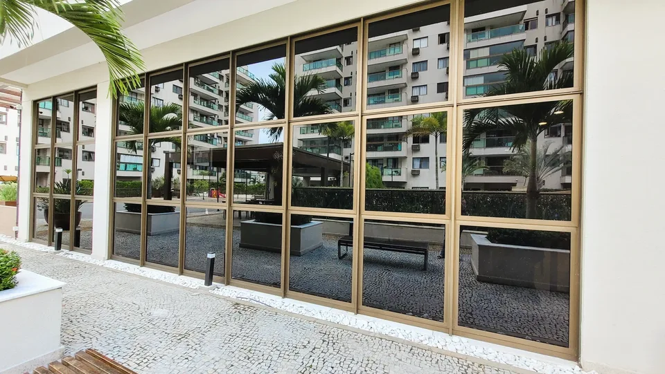 Insulfilm residencial aplicado em janelas de apartamento